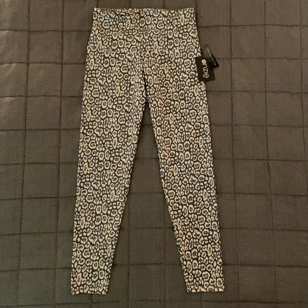 NWT Onzie high waist midi leggings